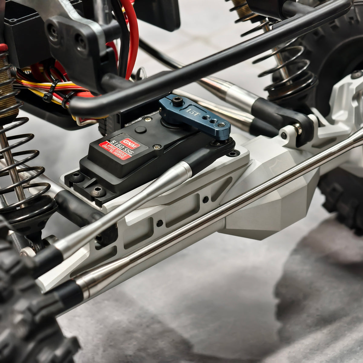 Silver Redcat Vertex-6 Front axle installation
